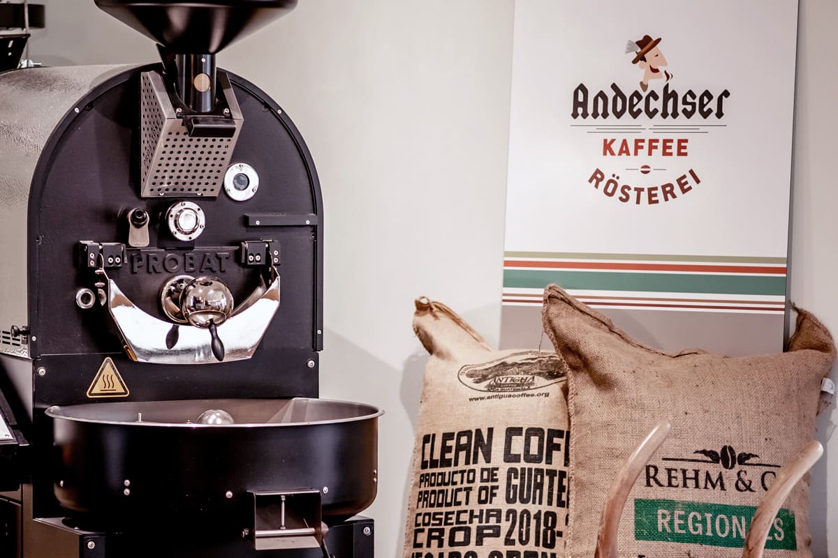 Der Röster der Andechser Kaffeerösterei